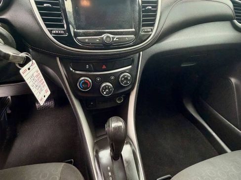Used 2018 Chevrolet Trax LS FWD image 13