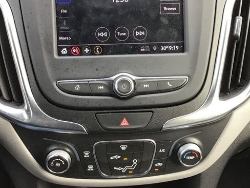 Used 2020 Chevrolet Equinox LS image 8