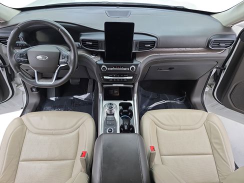 Used 2020 Ford Explorer Platinum w/ Premium Technology Package image 9
