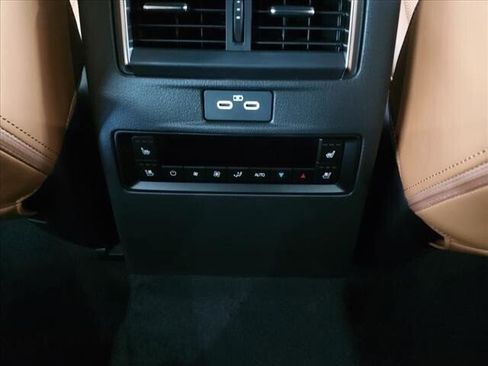 Certified 2024 MAZDA CX-90 3.3 Turbo S w/ Premium Plus AWD/4WD image 31