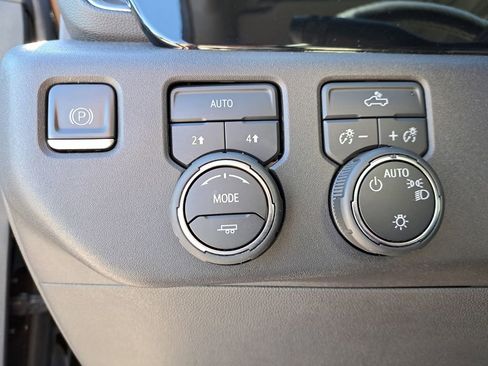 Used 2023 Chevrolet Silverado 1500 LT image 27