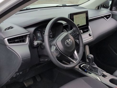 Used 2024 Toyota Corolla Cross LE FWD image 10