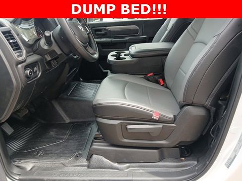 New 2025 RAM 4500 Tradesman image 34
