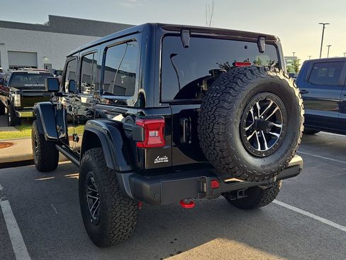 Used 2026 Jeep Wrangler Unlimited Rubicon AWD/4WD image 2