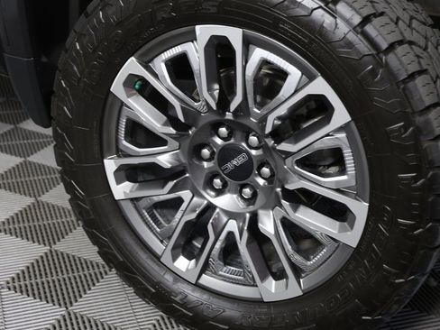 Used 2024 GMC Sierra 1500 Denali Ultimate image 7