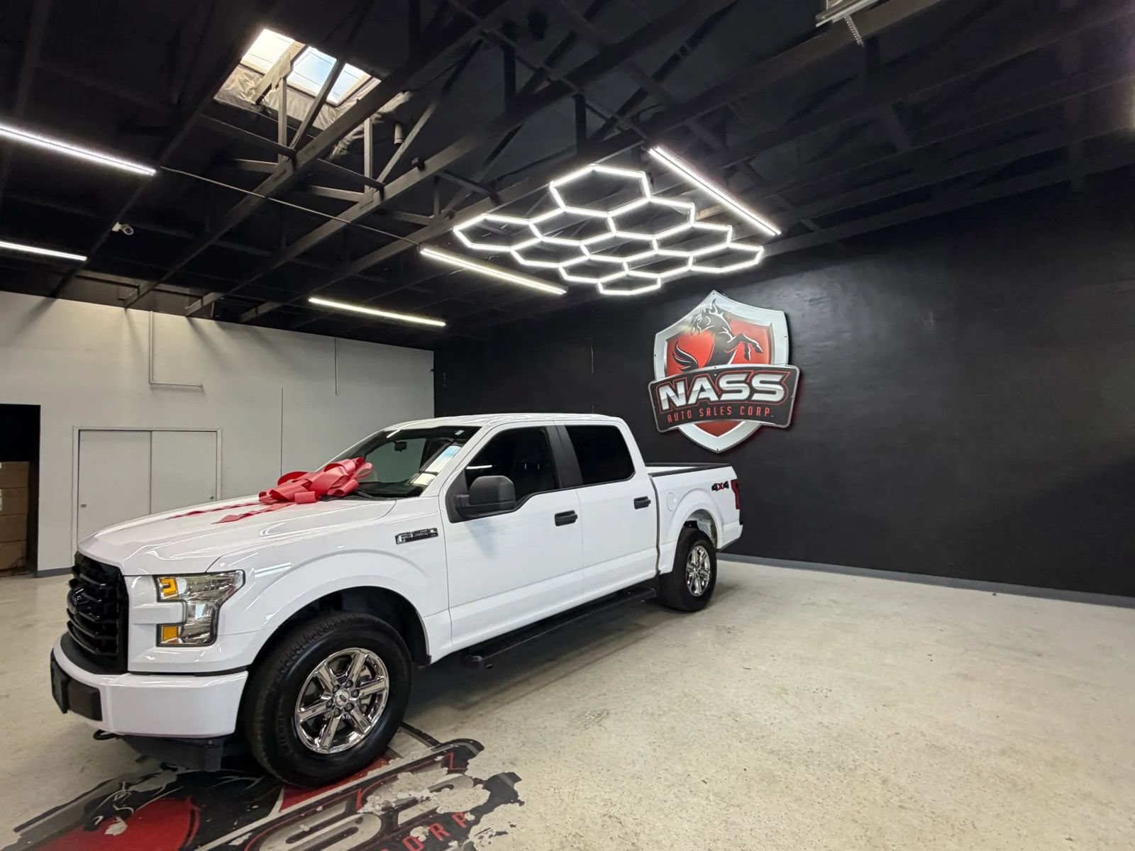 Used 2017 Ford F150 XL w/ XL Power Equipment Group AWD/4WD image 2