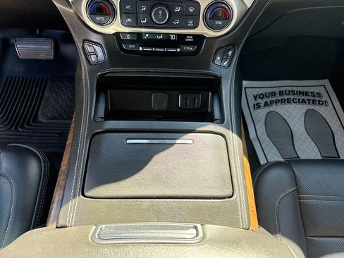 Used 2019 GMC Yukon Denali w/ Denali Ultimate Package image 23
