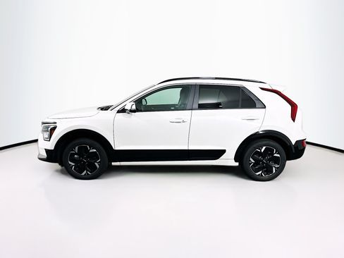 Used 2024 Kia Niro Wind w/ Wind Preserve Package FWD image 4