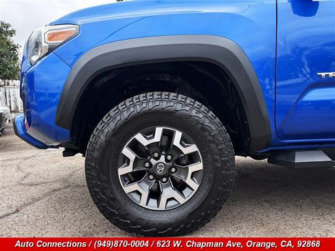 Used 2017 Toyota Tacoma TRD Off-Road RWD image 40