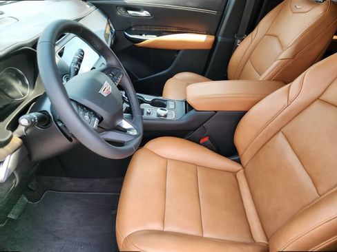 Used 2022 Cadillac XT4 Premium Luxury w/ Enhanced Visibility Package AWD/4WD image 9