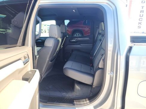 Used 2023 Chevrolet Silverado 1500 ZR2 w/ Technology Package image 29