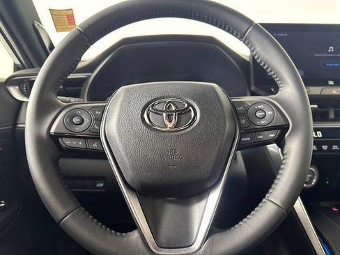 Used 2024 Toyota Venza XLE AWD/4WD image 18