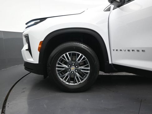Used 2024 Chevrolet Traverse LS FWD image 14