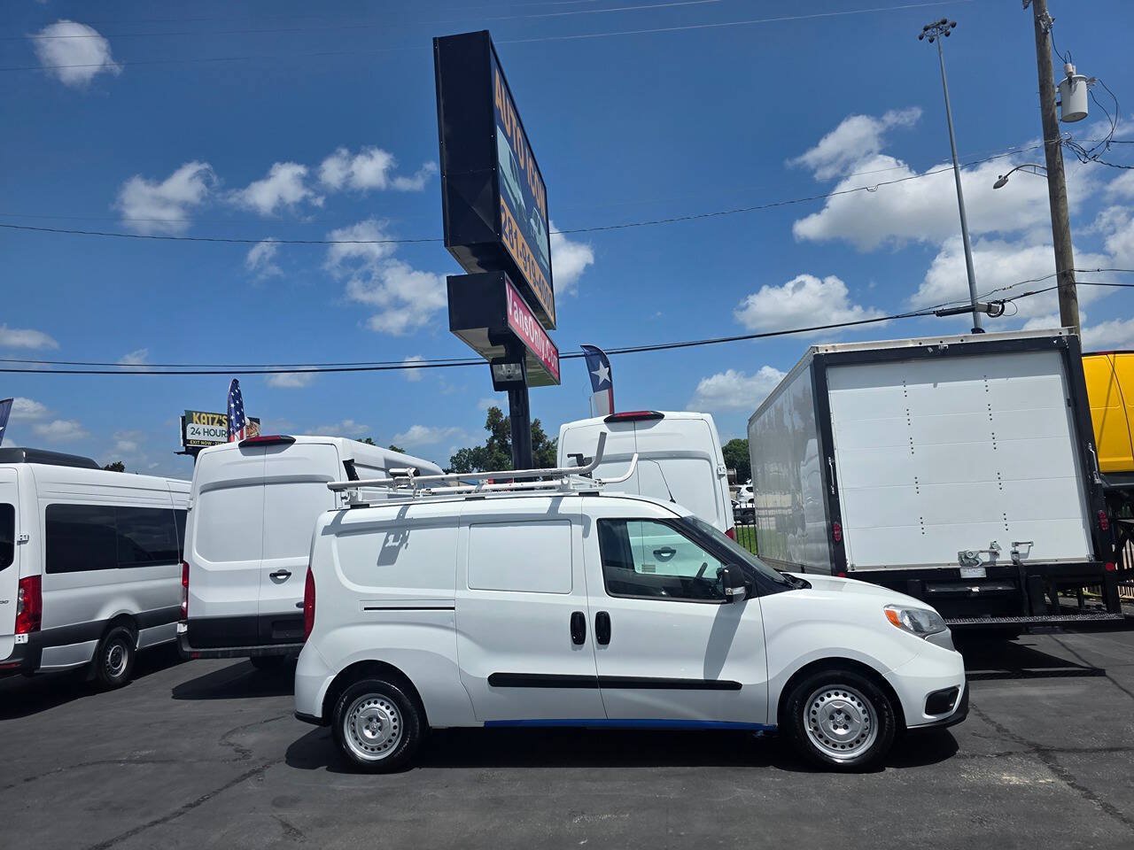 Used 2022 RAM ProMaster City Tradesman FWD image 3