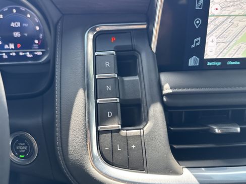 Used 2023 Chevrolet Tahoe Z71 w/ Luxury Package AWD/4WD image 32