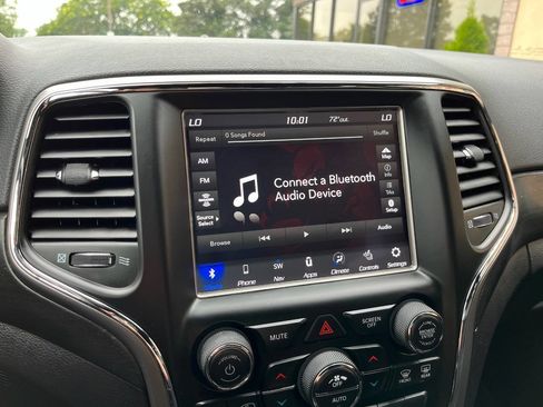 Used 2018 Jeep Grand Cherokee Altitude image 29