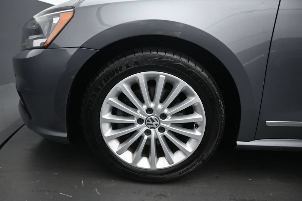 Used 2017 Volkswagen Passat 1.8T SE FWD image 47