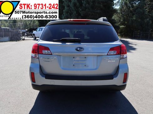 Used 2010 Subaru Outback 2.5i Premium AWD/4WD image 9