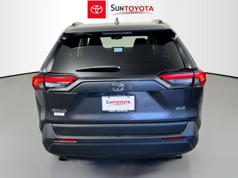 Used 2025 Toyota RAV4 XLE w/ Convenience Package FWD image 5
