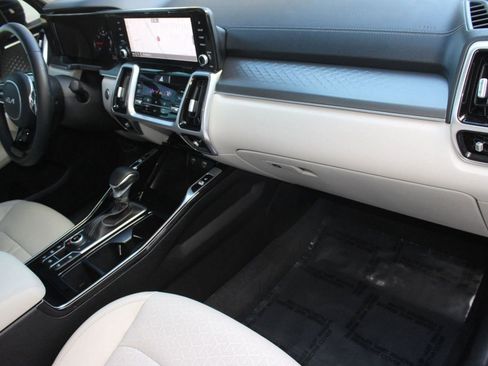 Used 2022 Kia Sorento SX image 36