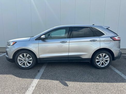 Used 2022 Ford Edge Titanium AWD/4WD image 3