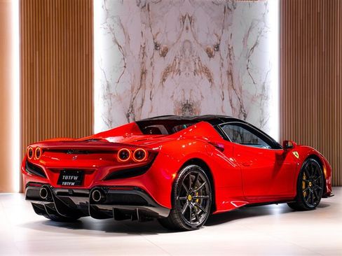 Used 2022 Ferrari F8 Tributo RWD image 4