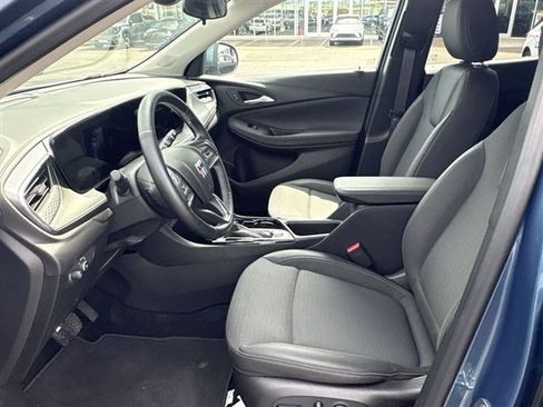 Certified 2024 Buick Encore GX Preferred w/ Comfort Package FWD image 18