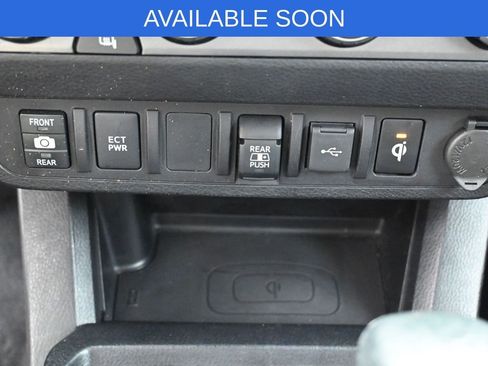 Used 2020 Toyota Tacoma TRD Off-Road image 23