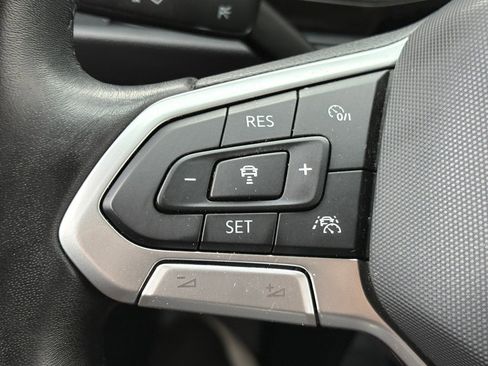 Used 2024 Volkswagen Jetta SE image 18