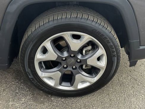 Certified 2022 Jeep Compass Limited w/ Sun and Sound Group image 9