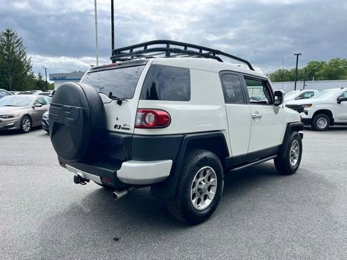 Used 2013 Toyota FJ Cruiser 4WD w/ Upgrade Pkg image 6