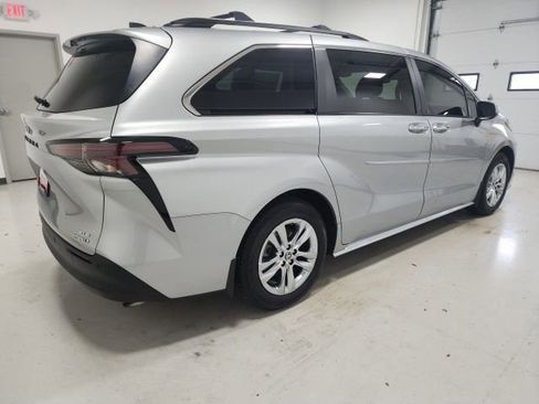 Certified 2023 Toyota Sienna XLE w/ XLE Plus Package image 13