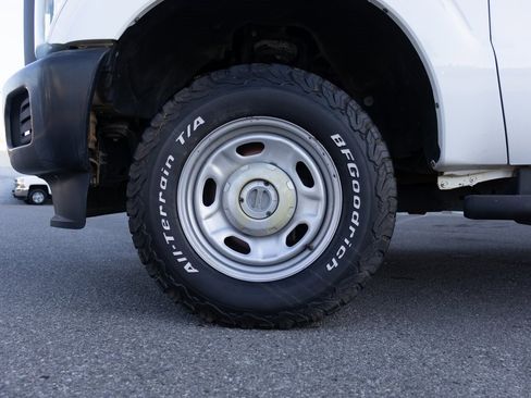 Used 2015 Ford F250 XL w/ Power Equipment Group image 9