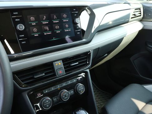 Used 2023 Volkswagen Taos SEL image 16