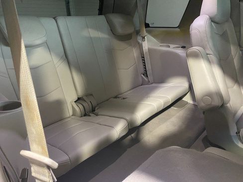 Used 2019 Cadillac Escalade Premium Luxury AWD/4WD image 17