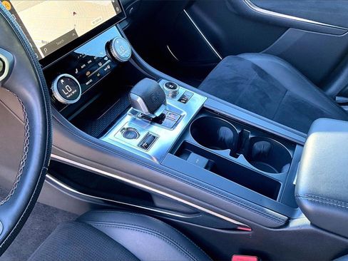 Used 2024 Jaguar F-PACE SVR image 14