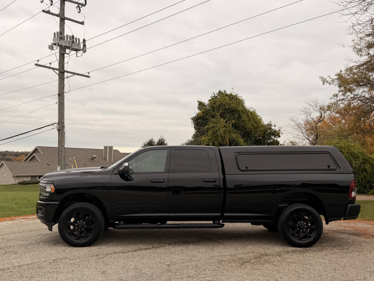 Used 2022 RAM 2500 Lone Star w/ Night Edition AWD/4WD image 2