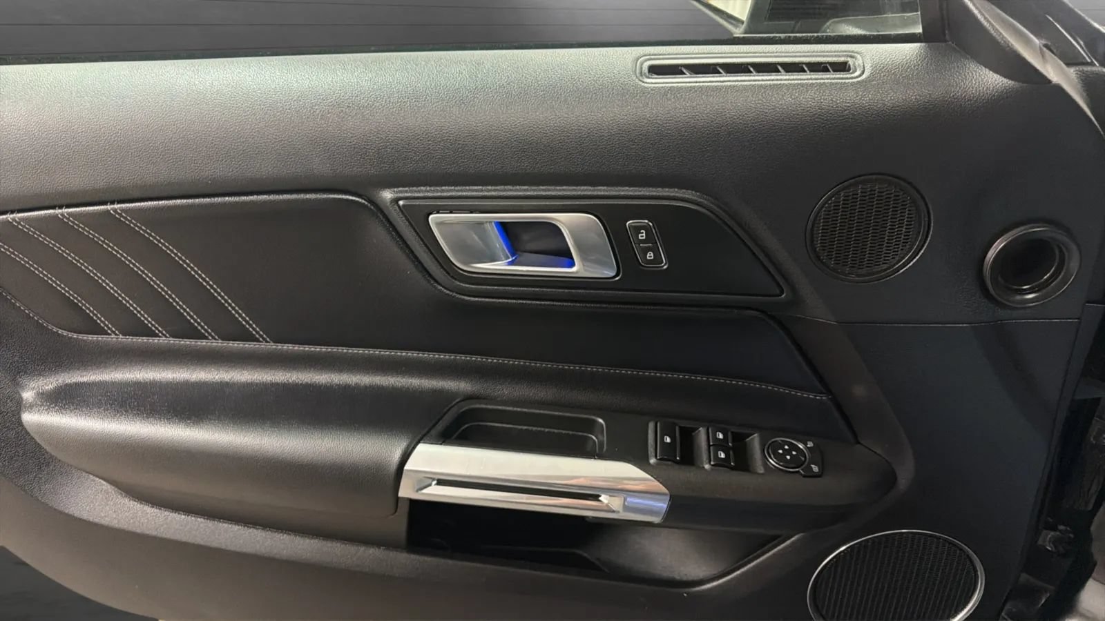 Used 2022 Ford Mustang Premium RWD image 18