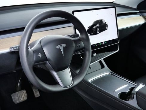 Used 2023 Tesla Model Y Long Range AWD/4WD image 19