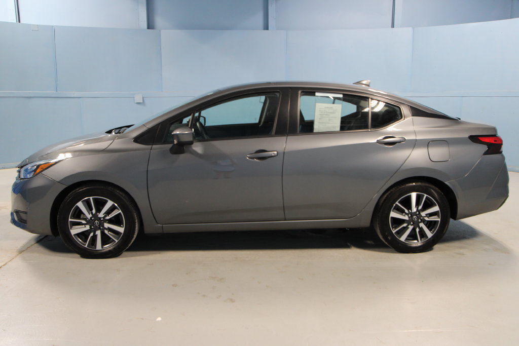 Used 2025 Nissan Versa SV FWD image 27