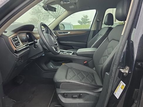 Used 2024 Volkswagen Atlas SE AWD/4WD image 6
