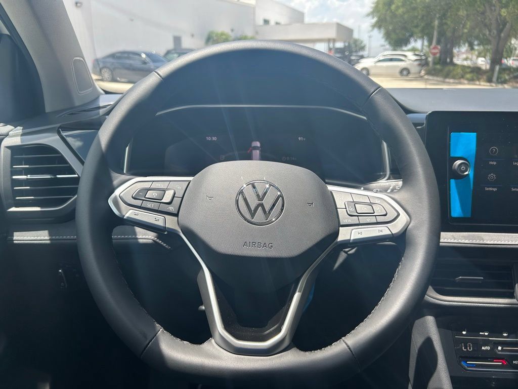 New 2026 Volkswagen Taos SE FWD image 20