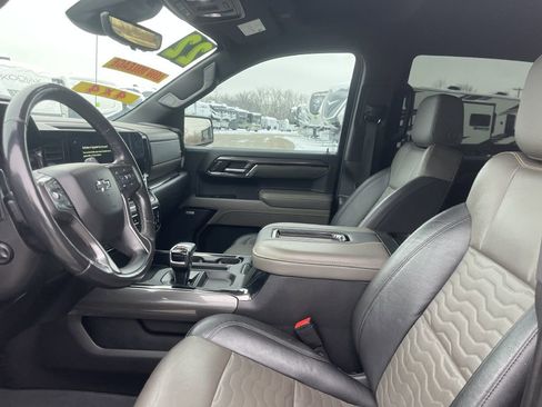 Used 2022 Chevrolet Silverado 1500 ZR2 w/ Technology Package image 19