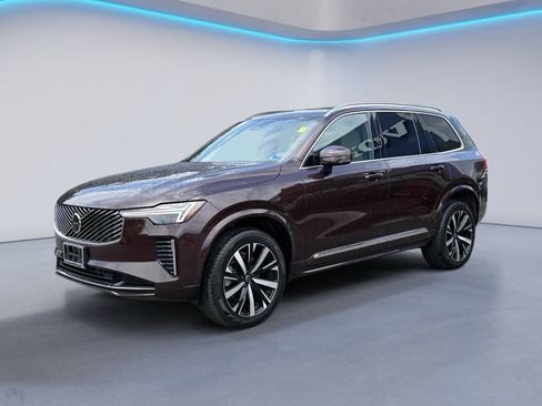 Certified 2025 Volvo XC90 B5 Core AWD/4WD image 7