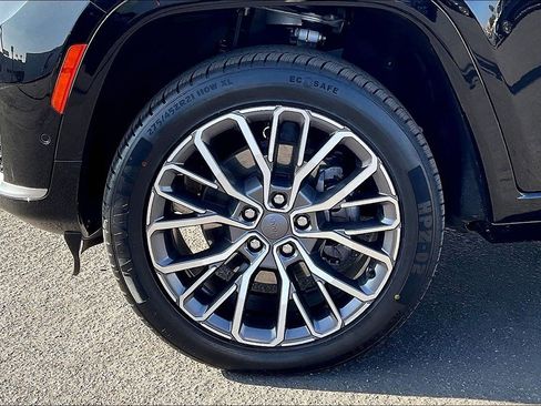 Used 2023 Jeep Grand Cherokee L Summit image 7