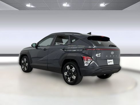 Used 2024 Hyundai Kona SEL FWD image 3