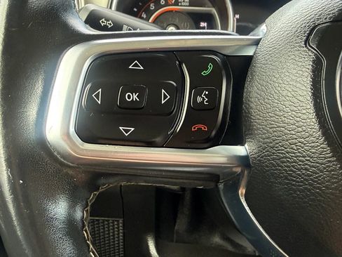 Used 2018 Jeep Wrangler Unlimited Sahara w/ Uconnect 4C Nav & Sound Group AWD/4WD image 28