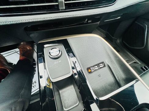 Used 2025 Buick Enclave Avenir w/ Super Cruise Package image 45