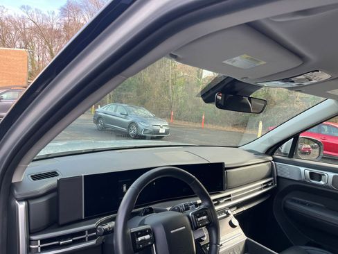 Used 2025 Hyundai Santa Fe SEL image 34