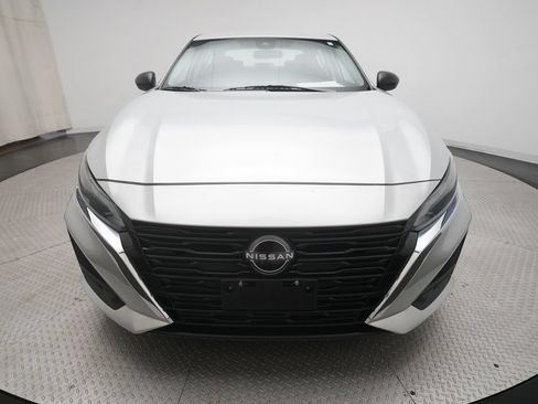 Used 2024 Nissan Altima 2.5 SV FWD image 11
